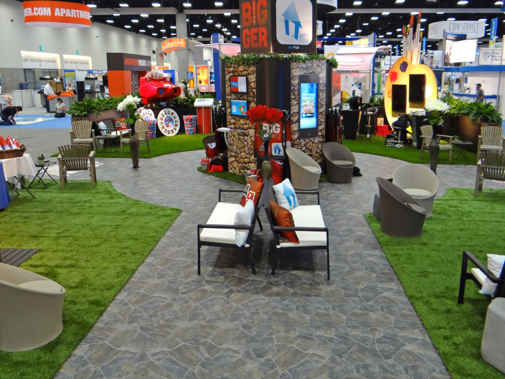 The-Inside-Track-trade-show-flooring-grass-slate-website-crop